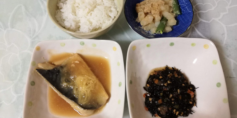 健康三彩 さばの味噌煮・副菜2品