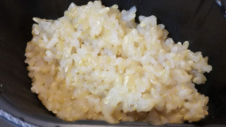 雑穀入りのモチモチご飯