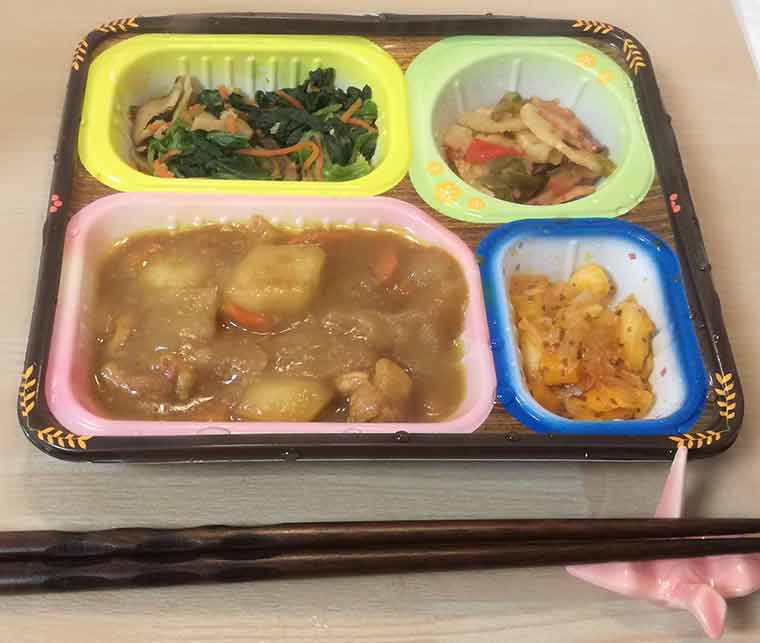 スギサポデリiのチキンカレー弁当