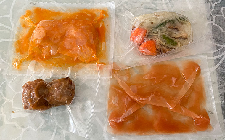 制限食料理キットの黒酢酢豚とエビチリ