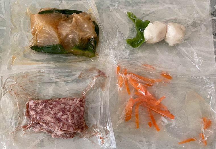 制限食料理キットの大根の和風そぼろとイカ団子の甘酢あん